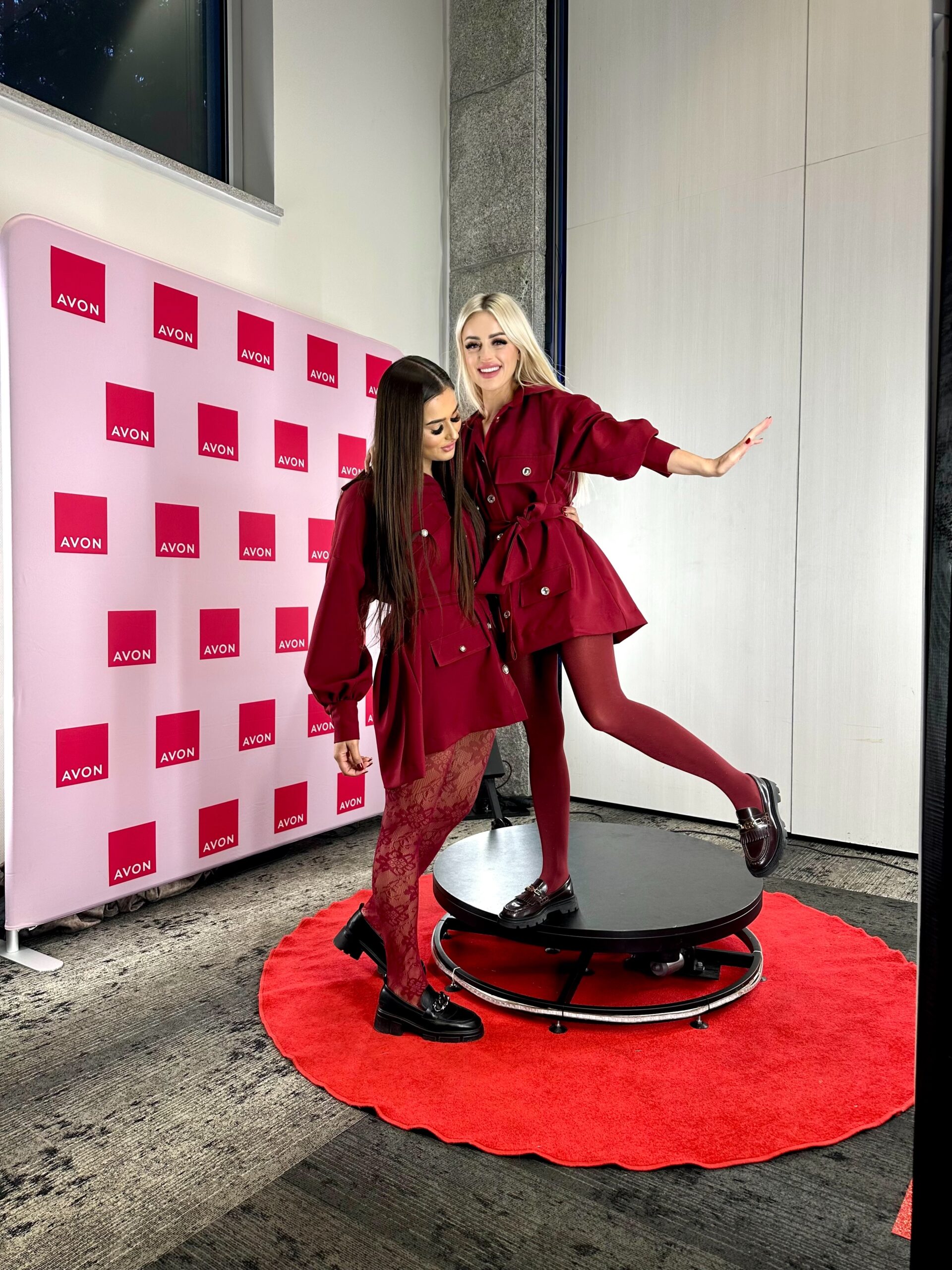 Bordowa sukienka